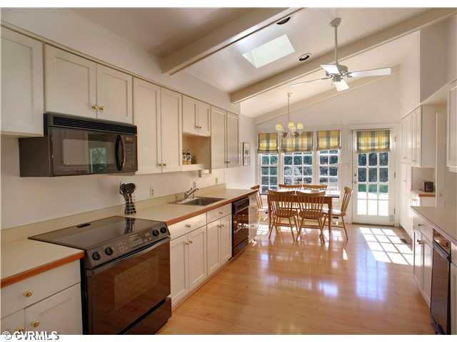 7 Lexington Road Richmond, VA 23226 - Photo 4 of 5 Kitchen
