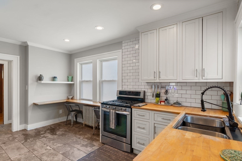 41 Glendower Road Boston, MA 02131 - Photo 9 of 42