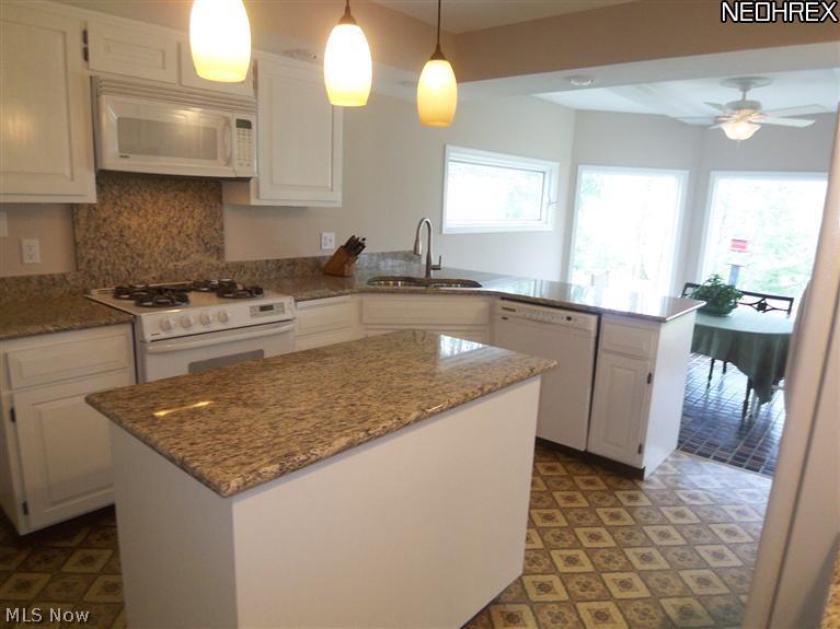 4142 Giles Road Chagrin Falls, OH 44022 - Photo 10 of 22