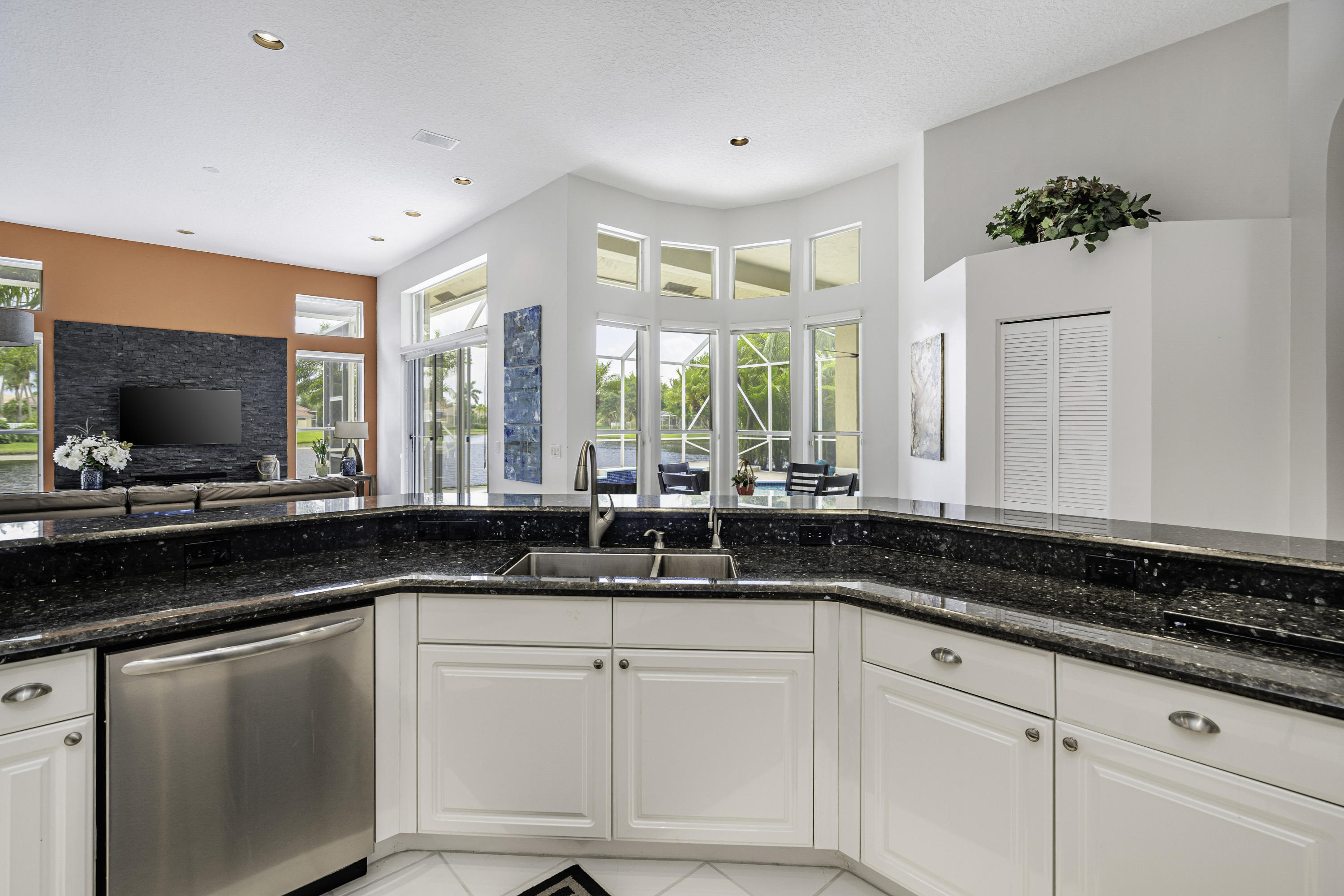 10684 Maple Chase Drive Boca Raton, FL 33498 - Photo 16 of 35 16