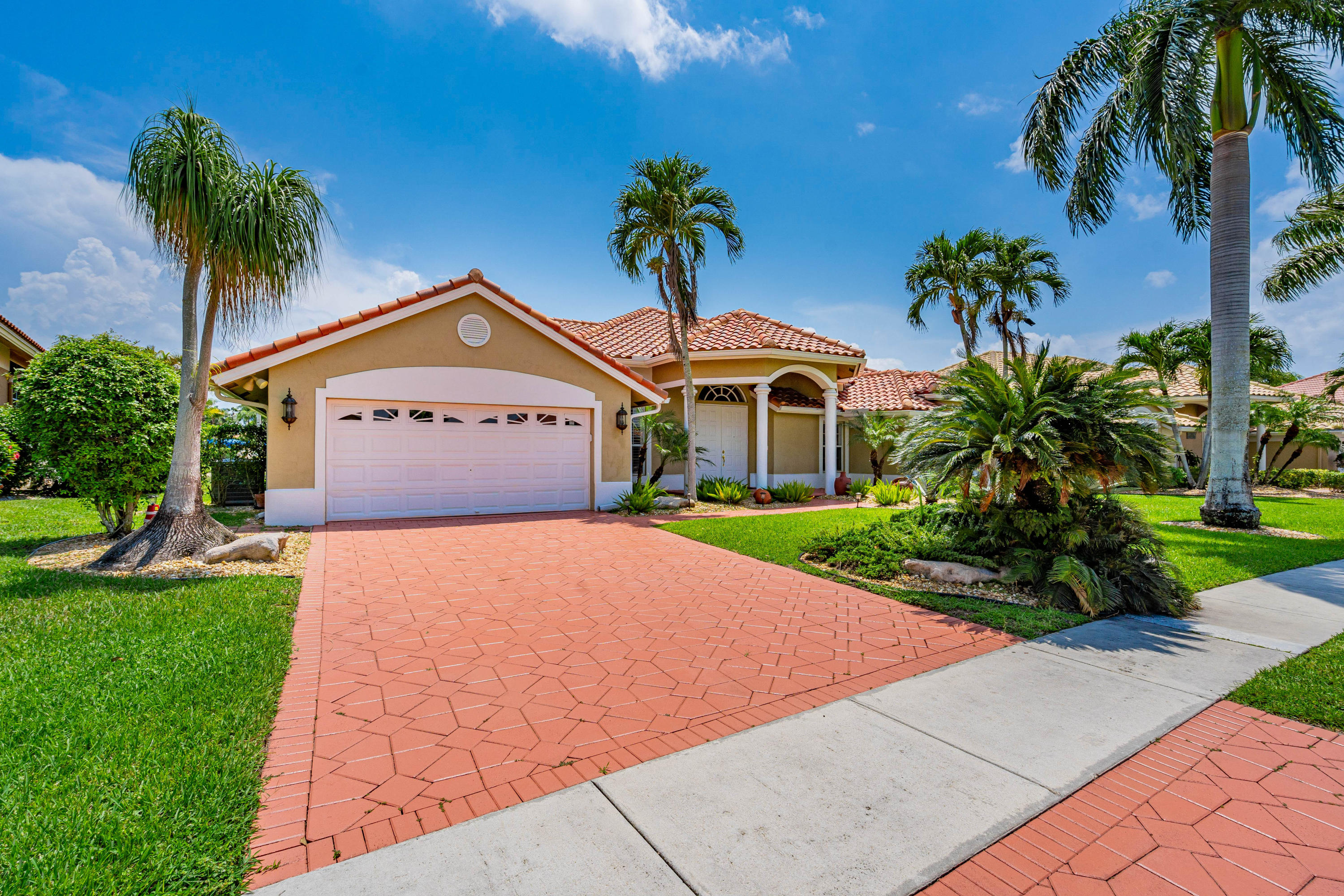 10684 Maple Chase Drive Boca Raton, FL 33498 - Photo 3 of 35 6