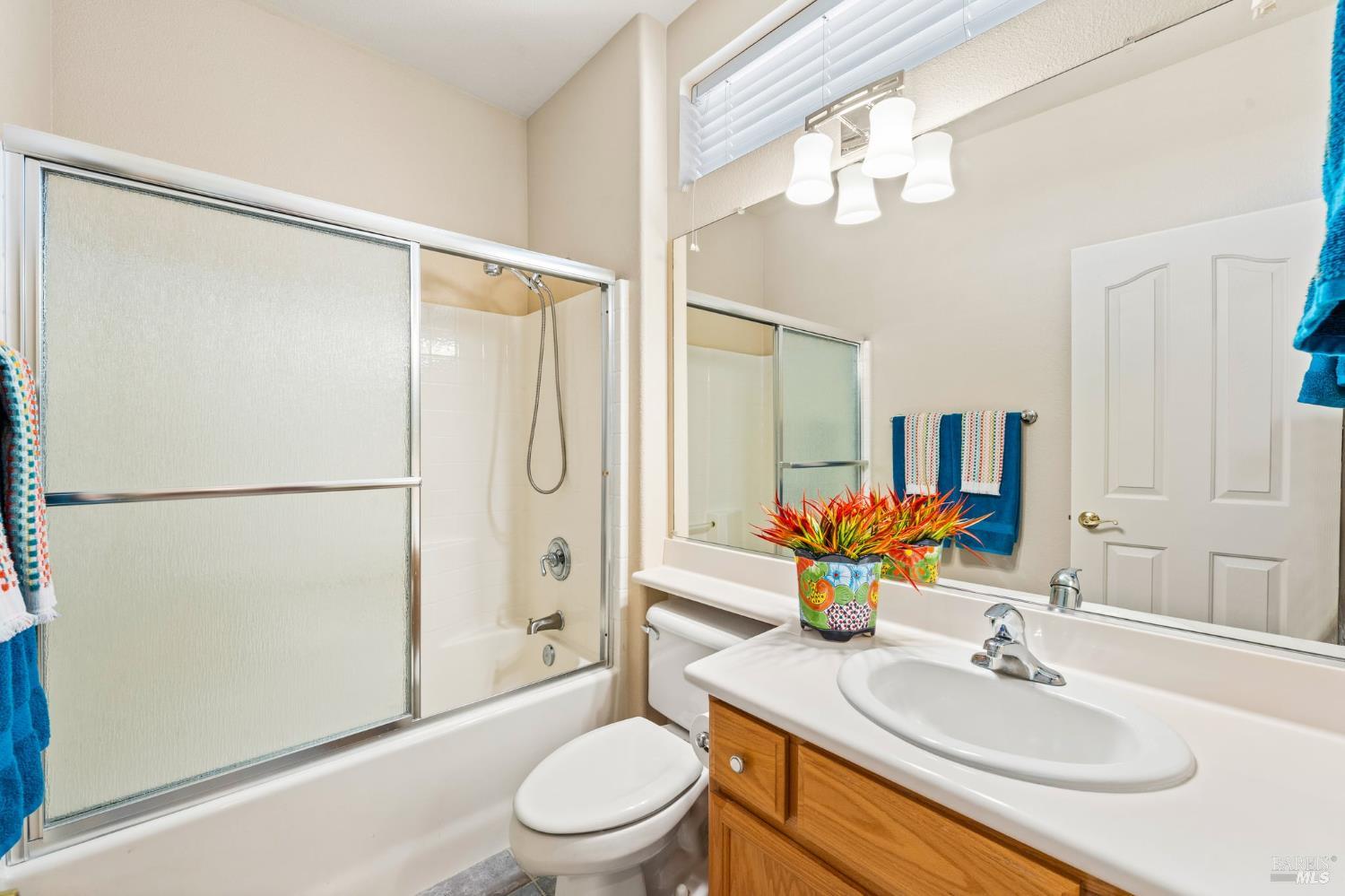 347 Canyon Spring Drive Rio Vista, CA 94571 - Photo 20 of 60 guest bathroom