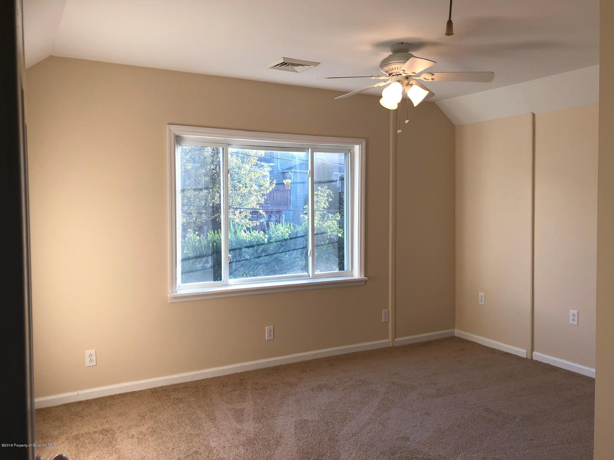433 Rear Sanderson Avenue Throop, PA 18512 - Photo 13 of 36 Gallery Image 13