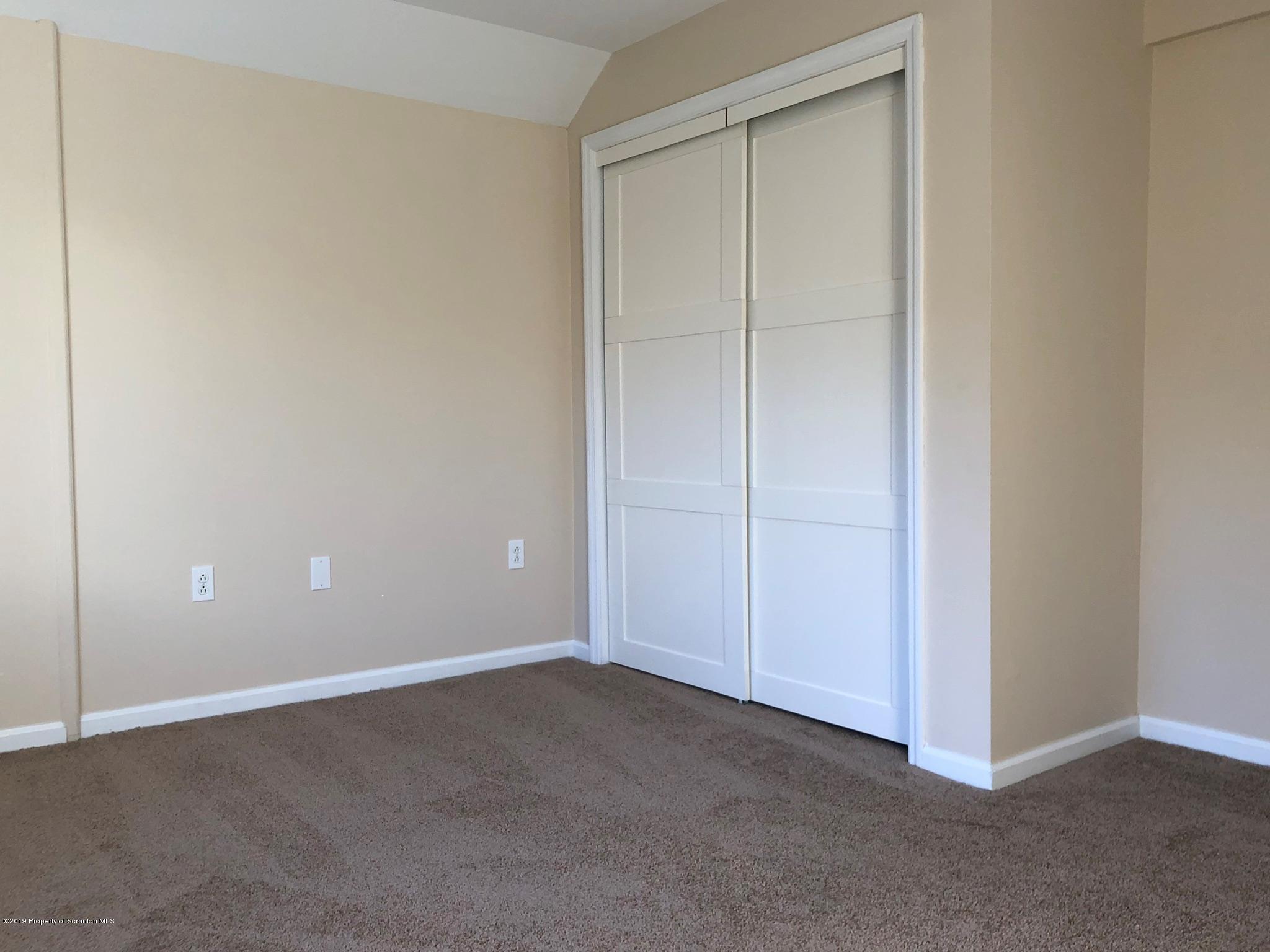 433 Rear Sanderson Avenue Throop, PA 18512 - Photo 14 of 36 Gallery Image 14