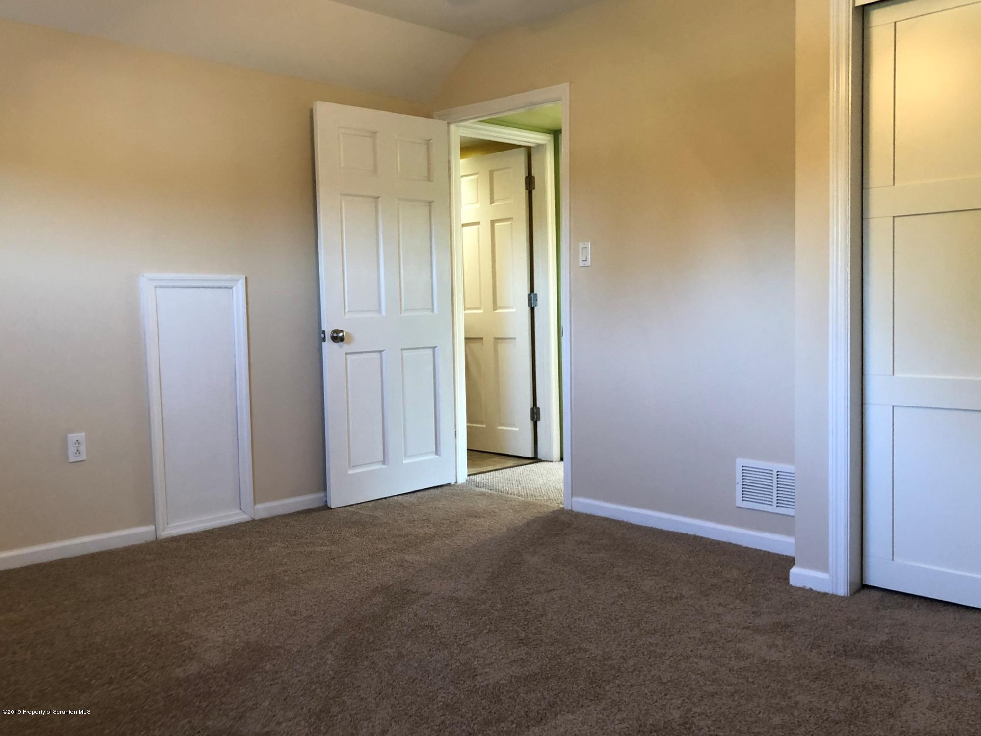 433 Rear Sanderson Avenue Throop, PA 18512 - Photo 15 of 36 Gallery Image 15