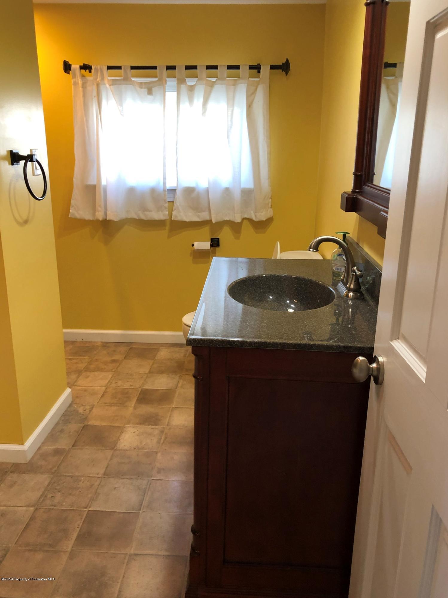 433 Rear Sanderson Avenue Throop, PA 18512 - Photo 18 of 36 Gallery Image 18