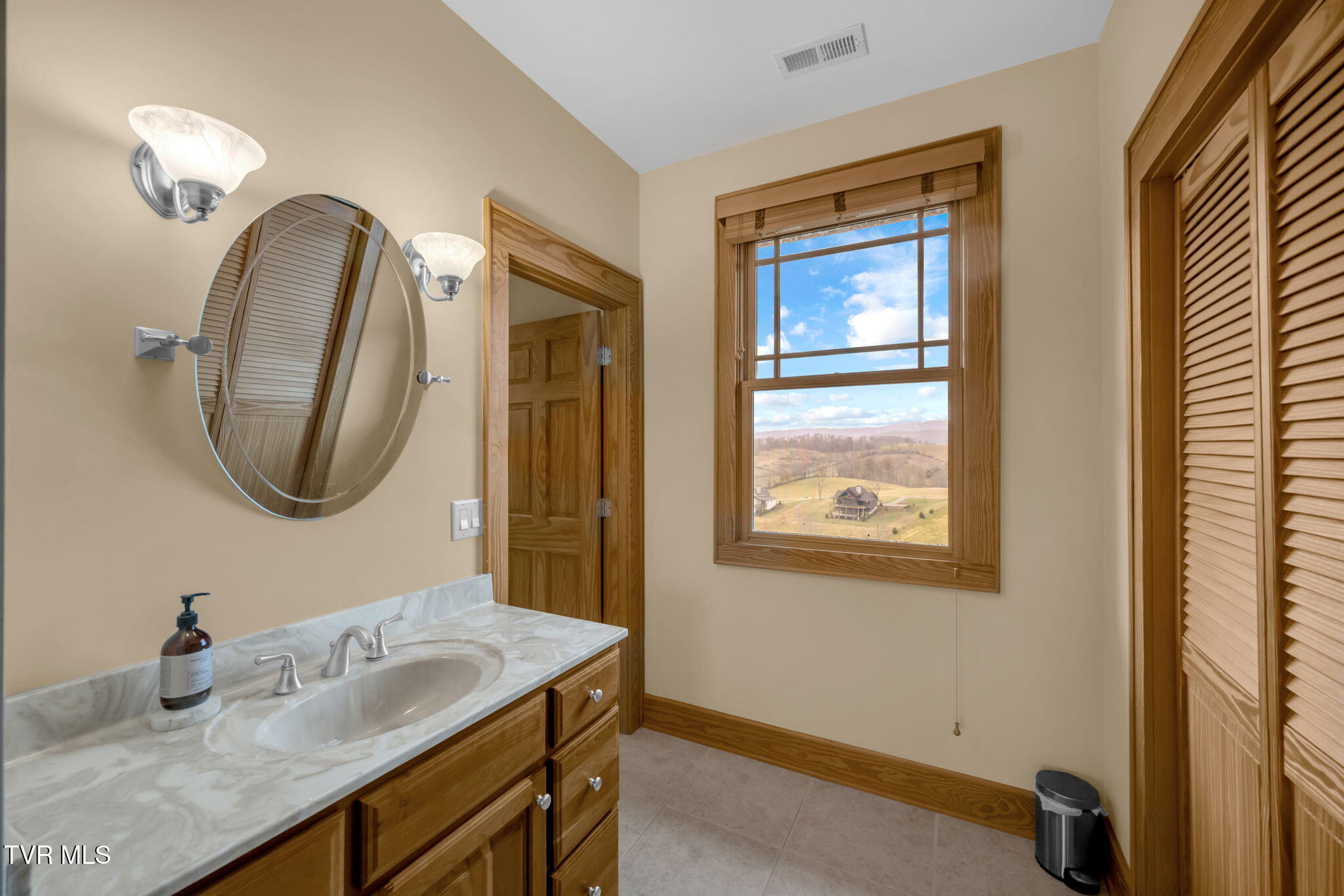 1869 Dry Hill Road Butler, TN 37640 - Photo 23 of 38 48-web-or-mls-_EXT7384