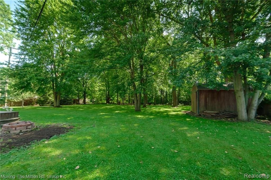 21785 Rust Road New Boston, MI 48164 - Photo 27 of 34