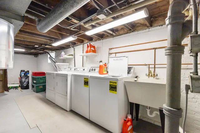 $599,000 | 104 East Clarence Street, Unit 106, Milwaukee, WI 53207