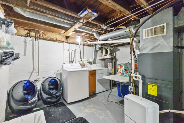 $599,000 | 104 East Clarence Street, Unit 106, Milwaukee, WI 53207