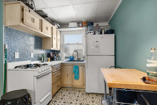 $599,000 | 104 East Clarence Street, Unit 106, Milwaukee, WI 53207