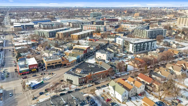 $599,000 | 104 East Clarence Street, Unit 106, Milwaukee, WI 53207