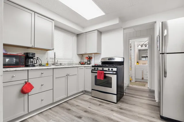 $599,000 | 104 East Clarence Street, Unit 106, Milwaukee, WI 53207