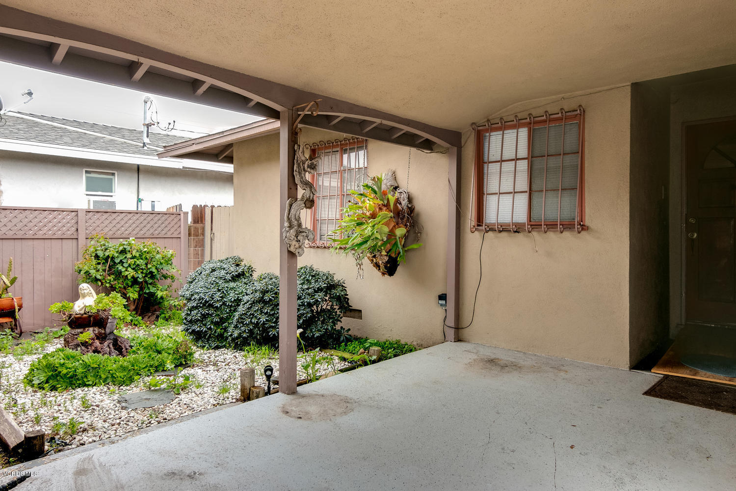 912 West Roderick Avenue Oxnard, CA 93030 - Photo 3 of 28 912 W Roderick Ave-003-23-Front Porch-ML