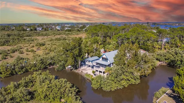 $598,500 | 16490 Indiana Avenue, Cedar Key, FL 32625