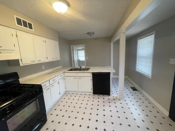 $1,750 | 3898 Barton Drive, Memphis, TN 38116