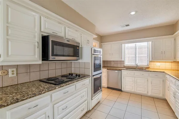 $2,800 | 649 Sheffield Drive, Richardson, TX 75081