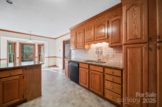 $469,900 | 3023 Tradd Drive, Harrisburg, NC 28075