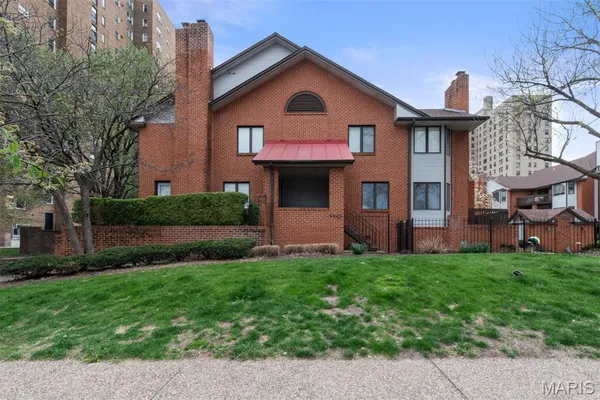 $419,000 | 4444 Lindell Boulevard, Unit 6, St. Louis, MO 63108