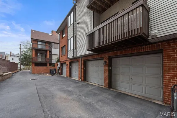 $419,000 | 4444 Lindell Boulevard, Unit 6, St. Louis, MO 63108