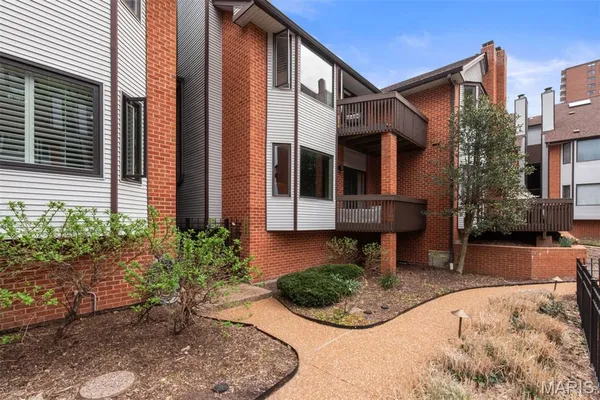 $419,000 | 4444 Lindell Boulevard, Unit 6, St. Louis, MO 63108
