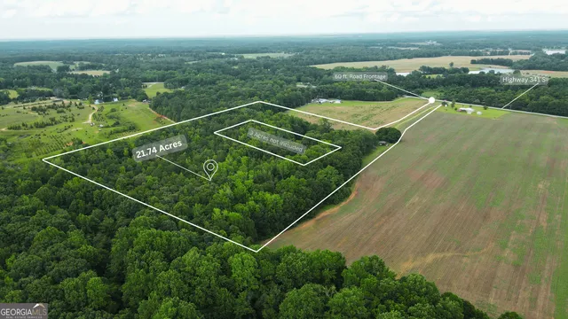 a view of a tennis court