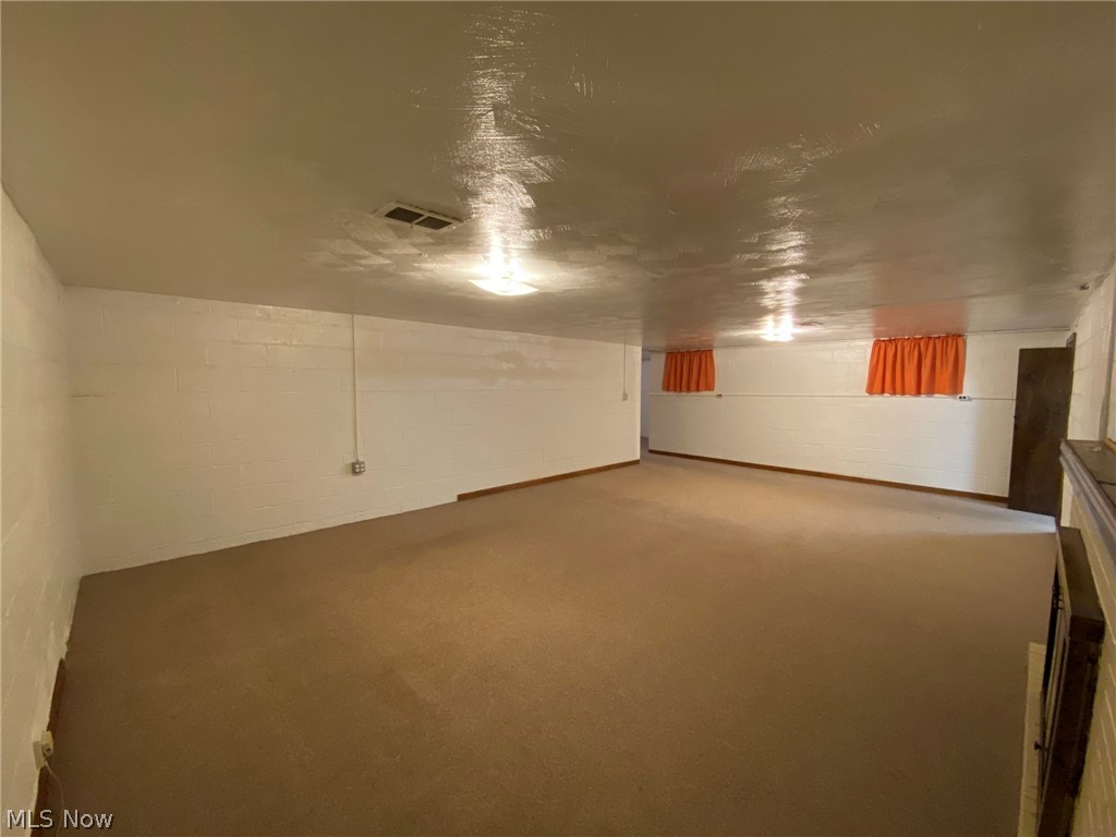 12820 West Pleasant Valley Road Parma, OH 44130 - Photo 21 of 35 Large Recreation Room