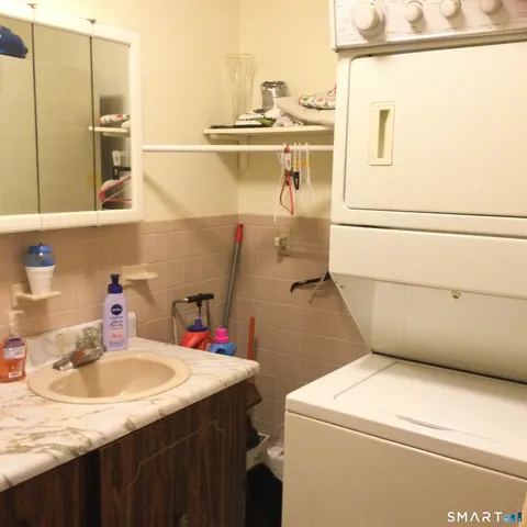 $399,000 | 13 Algonquin Lane, Unit C, Stratford, CT 06614