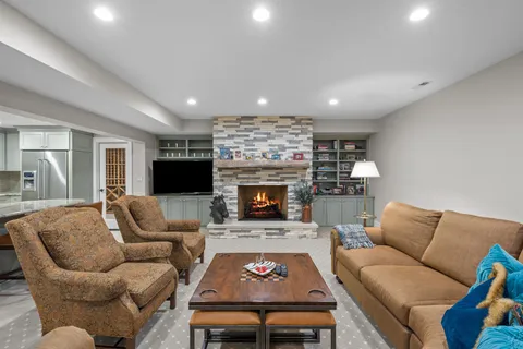 $3,375,000 | 1150 West Keswick Lane, Lake Forest, IL 60045