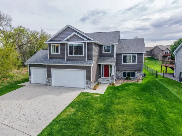 $485,000 | 862 Portsmith Drive Northwest, Rochester, MN 55901