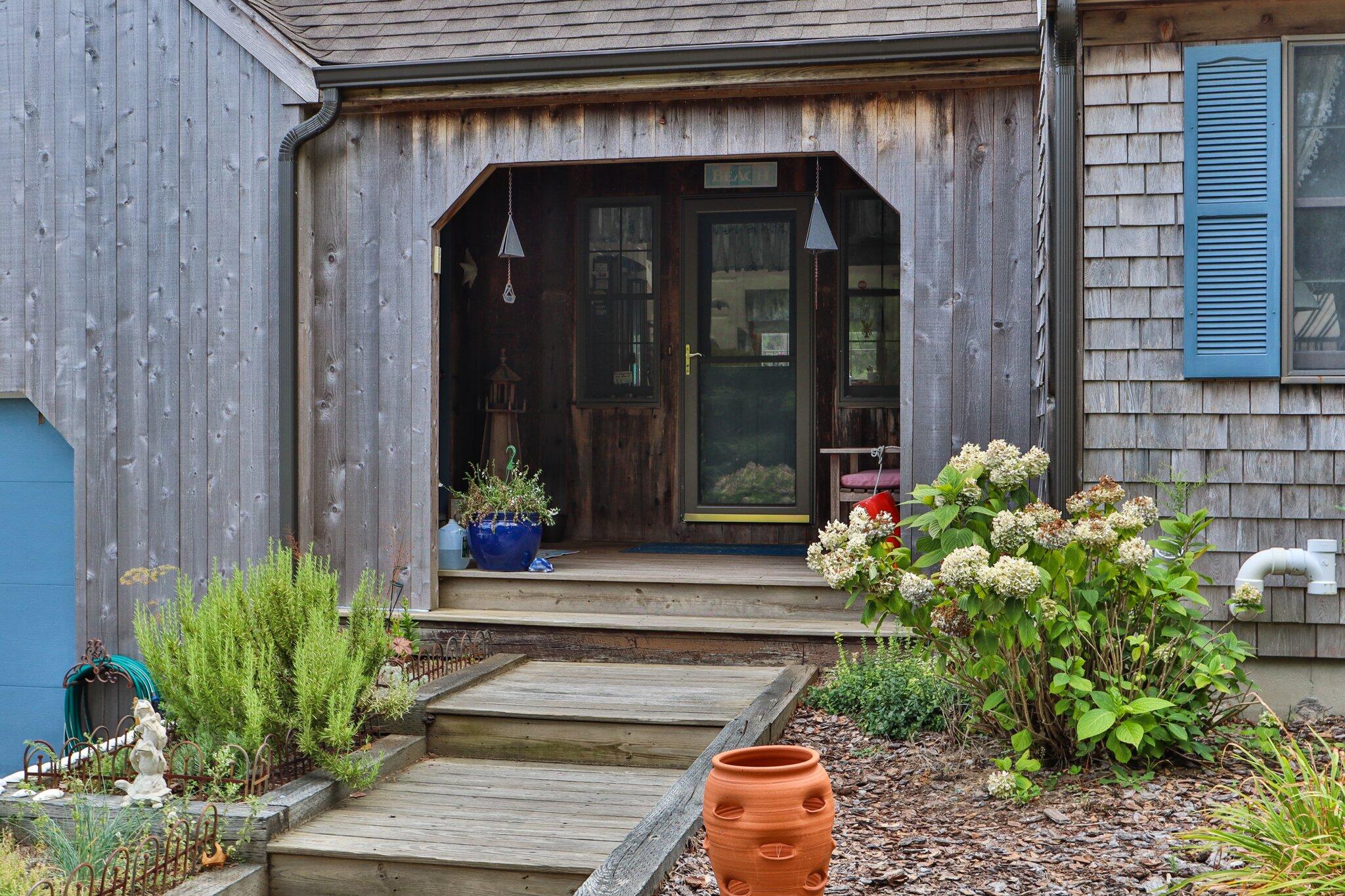 106 Castle Road Truro, MA 02666 - Photo 5 of 47 7-web-or-mls-106-castle-rd