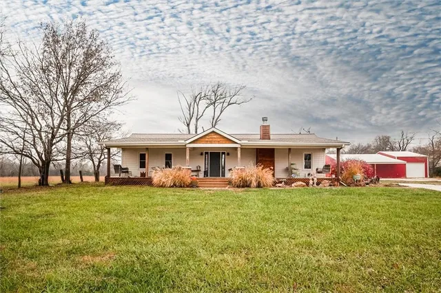 $450,000 | 3958 Louisiana Road, Ottawa, KS 66067