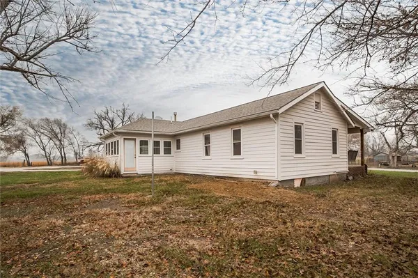 $435,000 | 3958 Louisiana Road, Ottawa, KS 66067