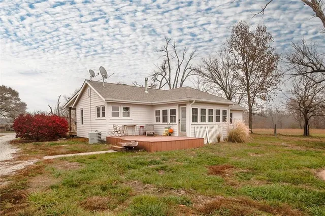 $450,000 | 3958 Louisiana Road, Ottawa, KS 66067