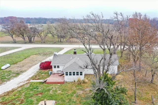 $450,000 | 3958 Louisiana Road, Ottawa, KS 66067
