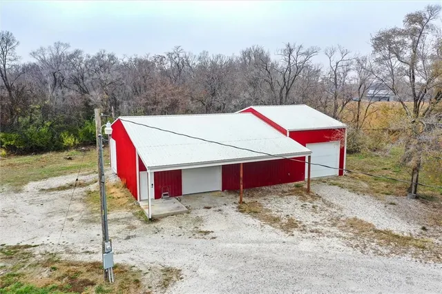 $450,000 | 3958 Louisiana Road, Ottawa, KS 66067