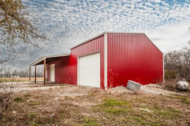 $450,000 | 3958 Louisiana Road, Ottawa, KS 66067