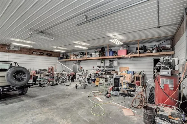 $435,000 | 3958 Louisiana Road, Ottawa, KS 66067