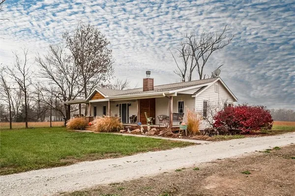 $435,000 | 3958 Louisiana Road, Ottawa, KS 66067