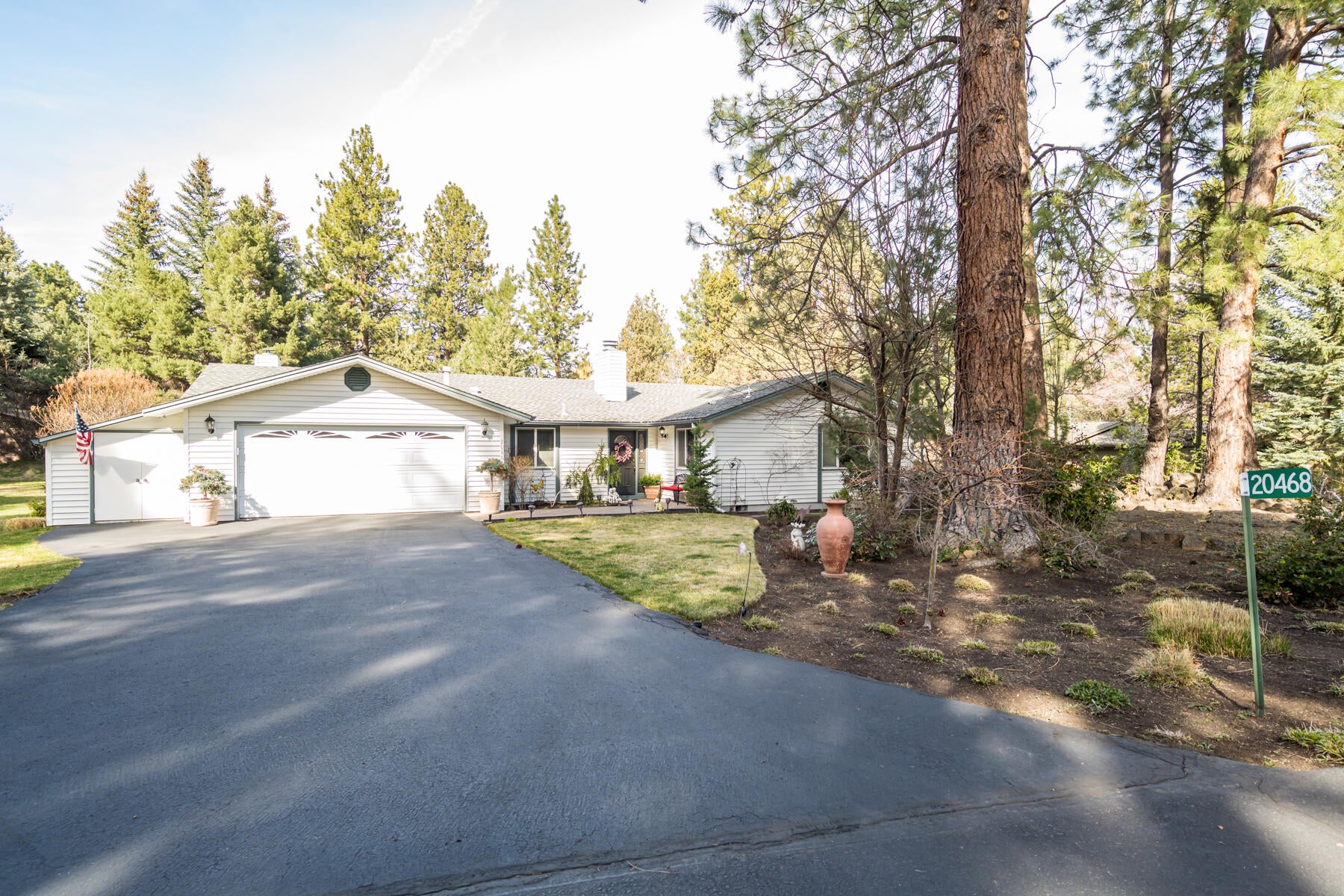 20468 Whistle Punk Road Bend, OR 97702 - Photo 2 of 30 2JH5_8490