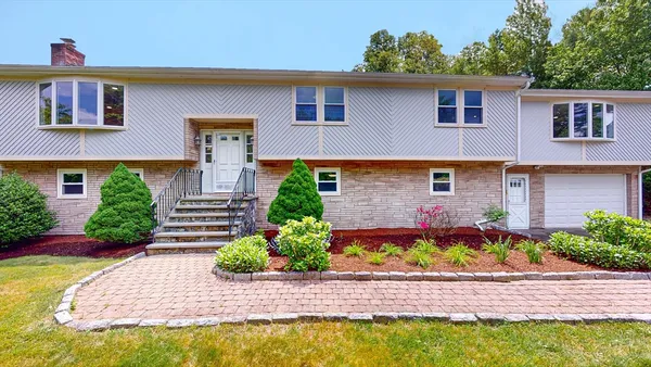 $970,000 | 14 Tournament Road, Natick, MA 01760