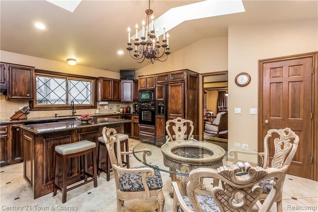545 Sunlight Drive Rochester Hills, MI 48309 - Photo 16 of 68