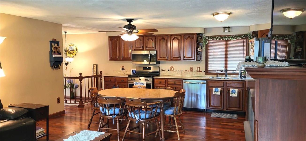 6 Colonial Road Coventry, RI 02816 - Photo 11 of 16