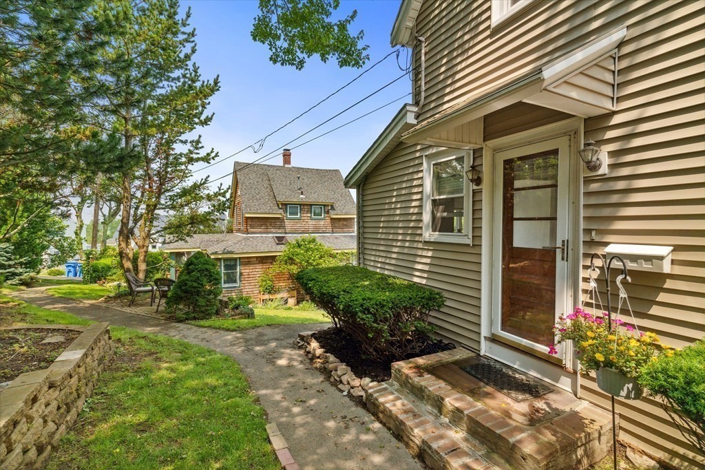 89 R Upland Road Winthrop, MA 02152 - Photo 3 of 42