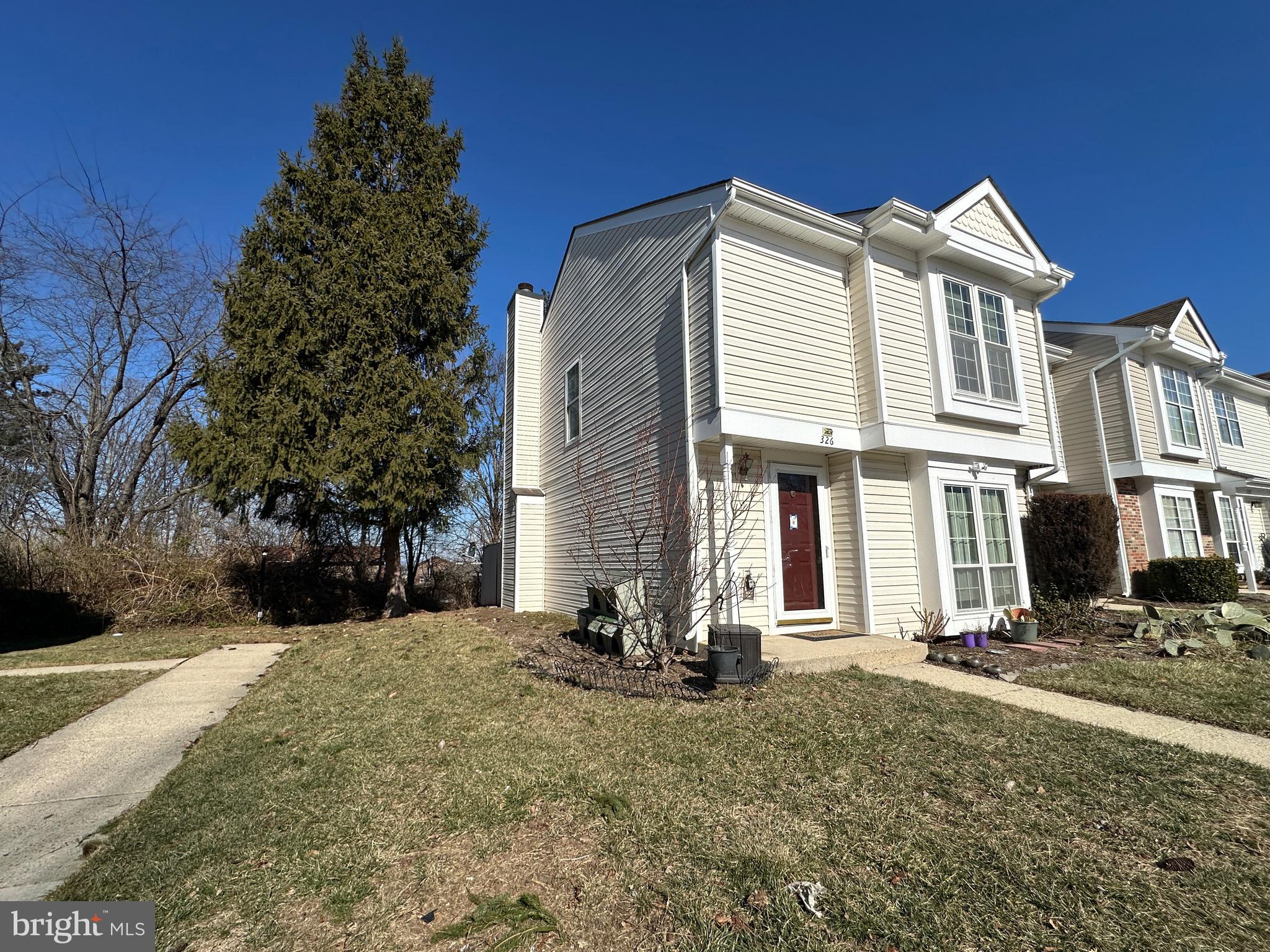 326 Lancaster Square, Unit 326 Sterling, VA 20164 - Photo 3 of 26 Plenty of open space