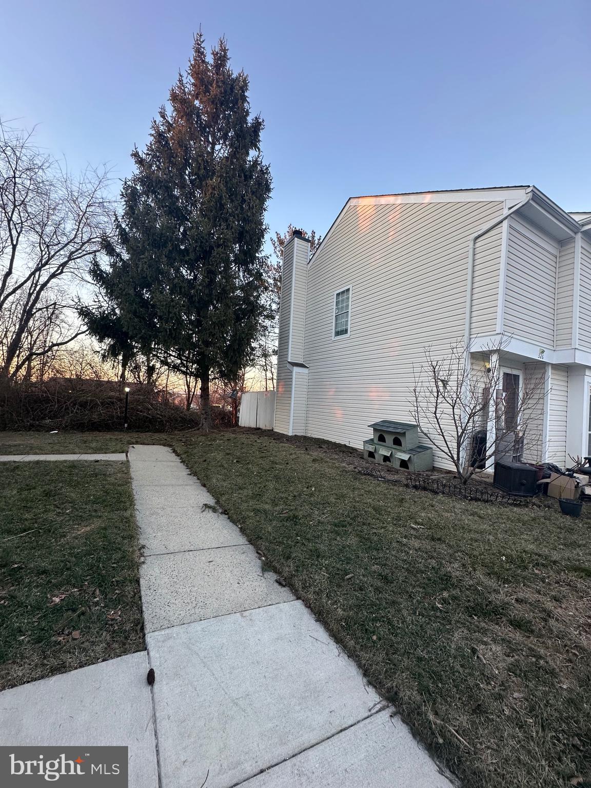 326 Lancaster Square, Unit 326 Sterling, VA 20164 - Photo 4 of 26 Side view