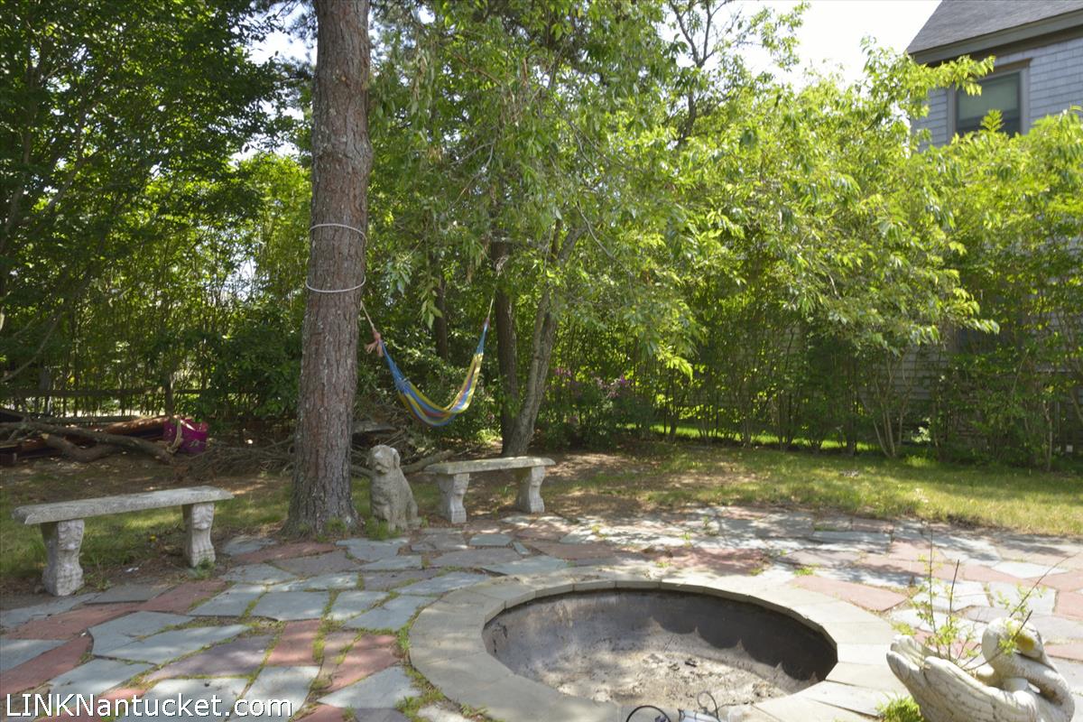 13 A Pine Tree Road Nantucket, MA 02554 - Photo 14 of 15 Gallery Image 14