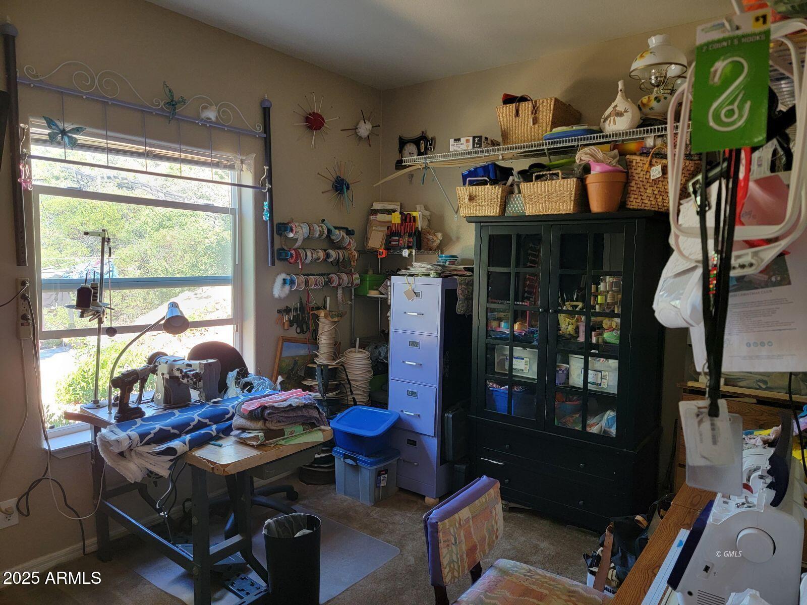 9383 Kellner Canyon Road Globe, AZ 85501 - Photo 12 of 32 a living room filled with furniture