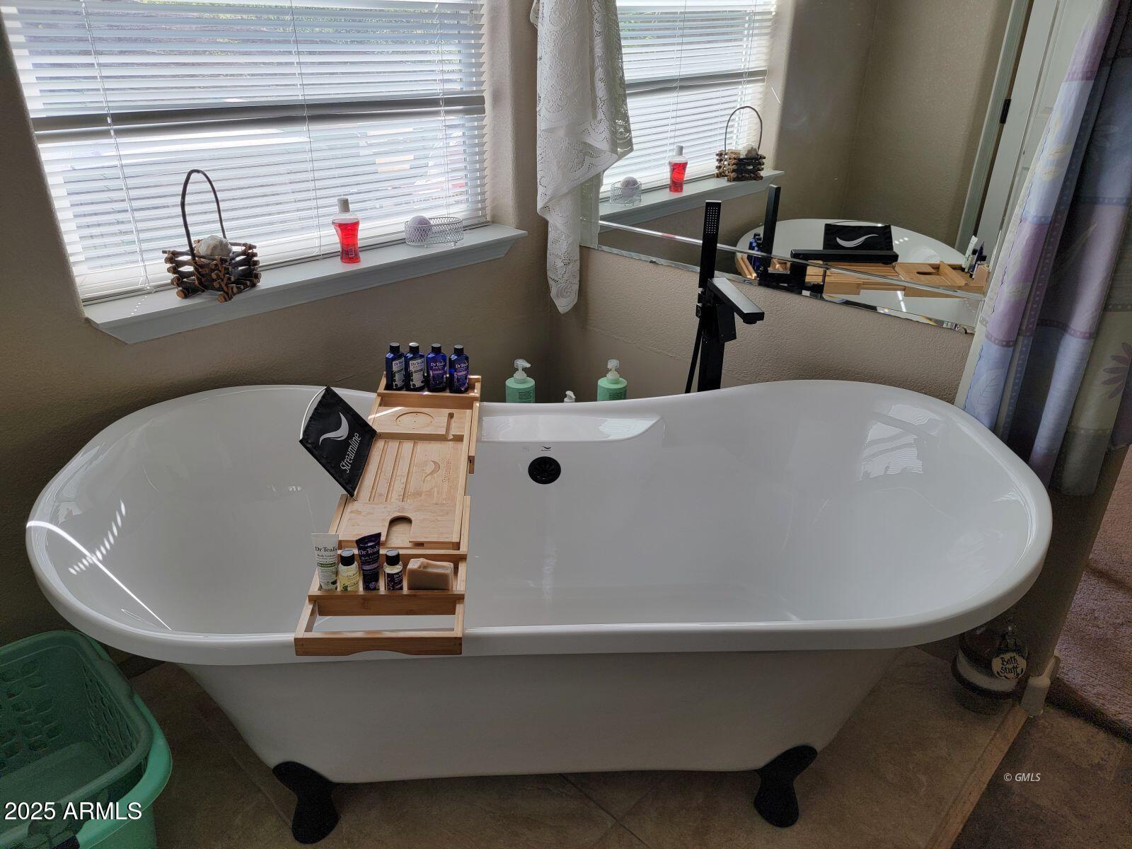 9383 Kellner Canyon Road Globe, AZ 85501 - Photo 17 of 32 a bathroom with a sink and a mirror