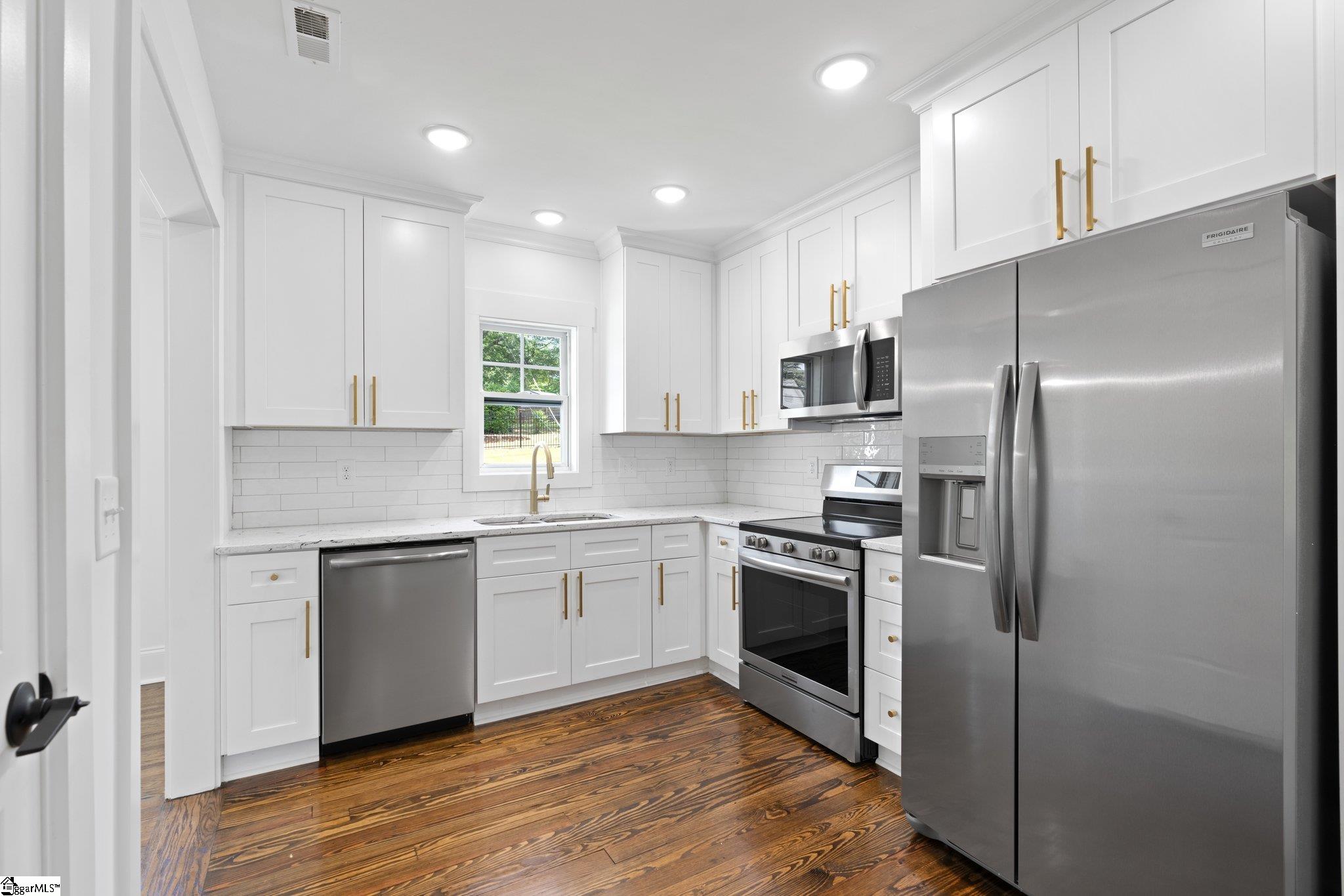 2 Maco Street Greenville, SC 29607 - Photo 13 of 35